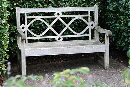 Maintaining garden furniture